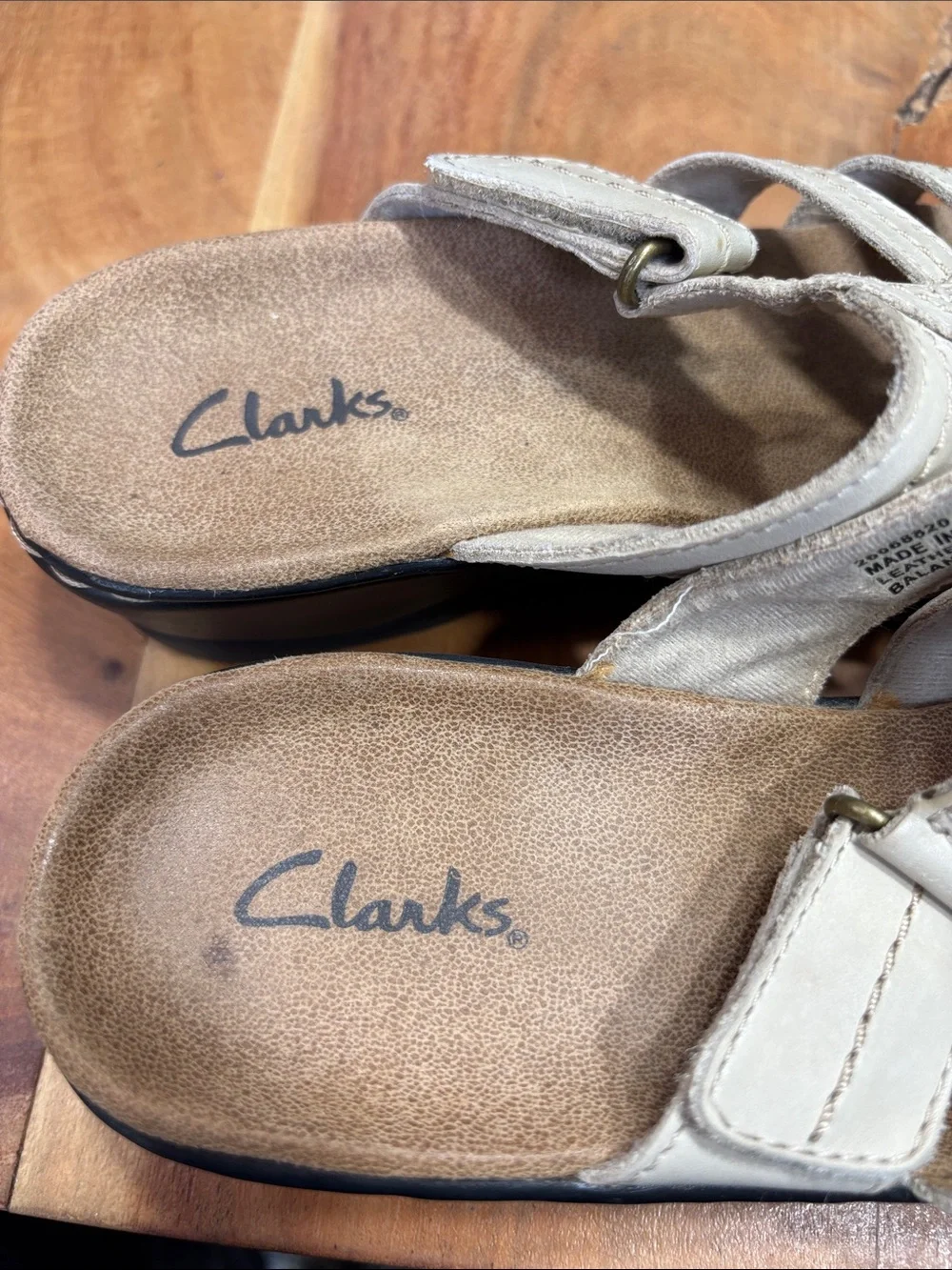 Clarks 2010 tan